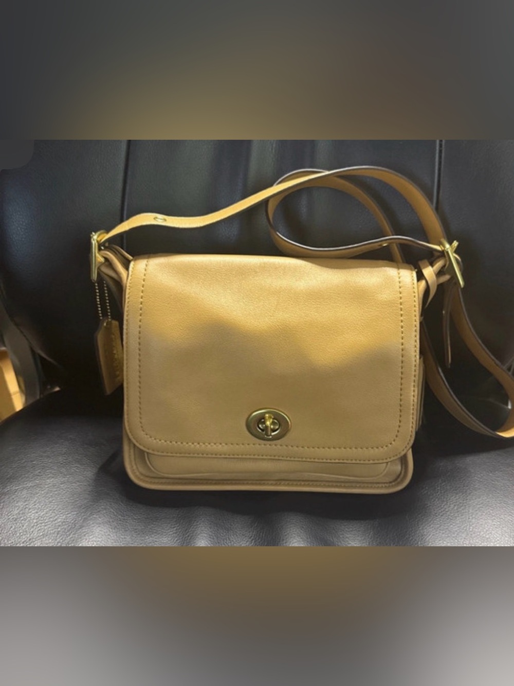 Coach Vintage Leather Rambler Turnlock Bag